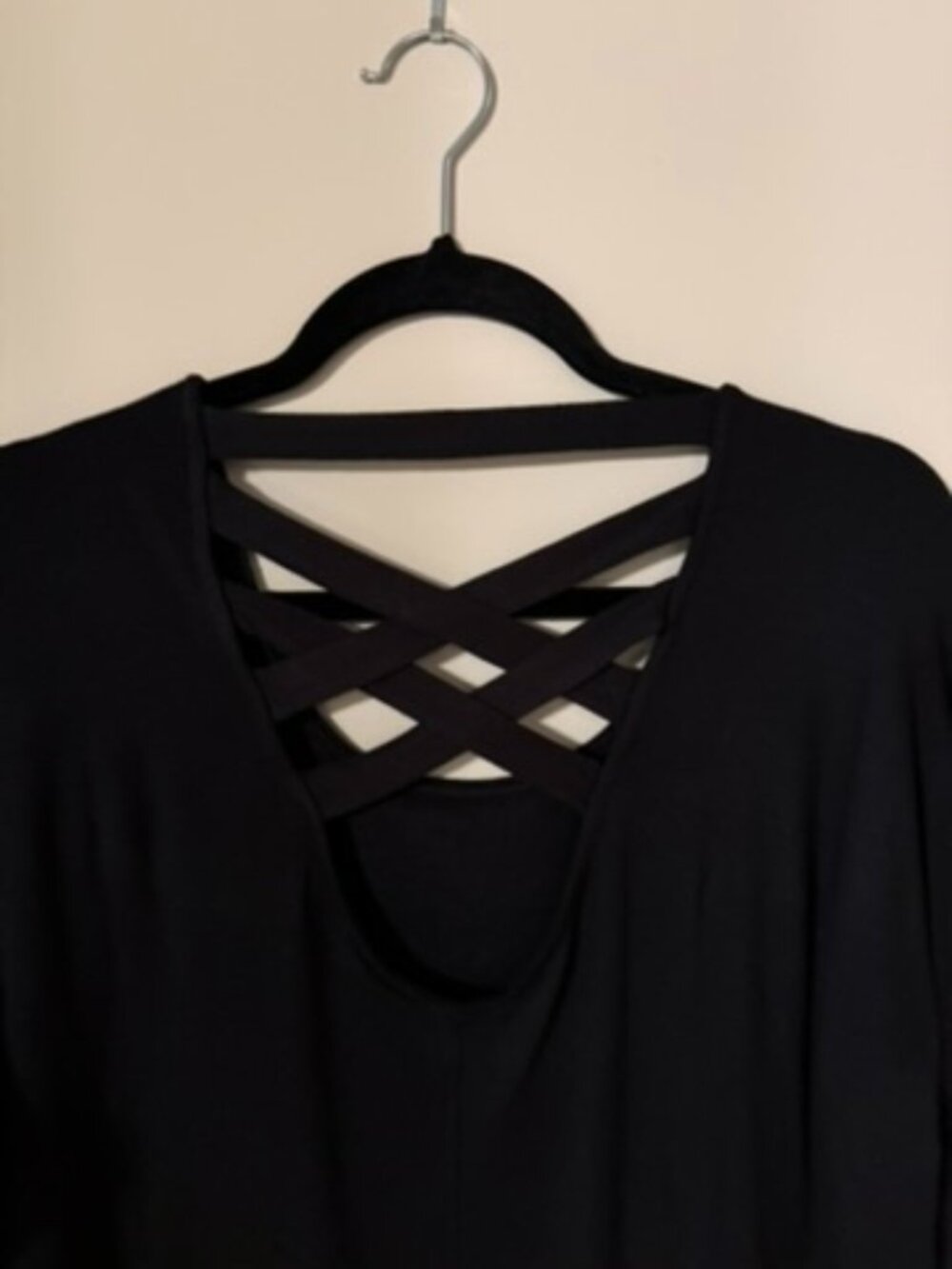 Athleta Black Criss Cross Back Long Sleeve Tunic Top Size Medium Open Back Yoga